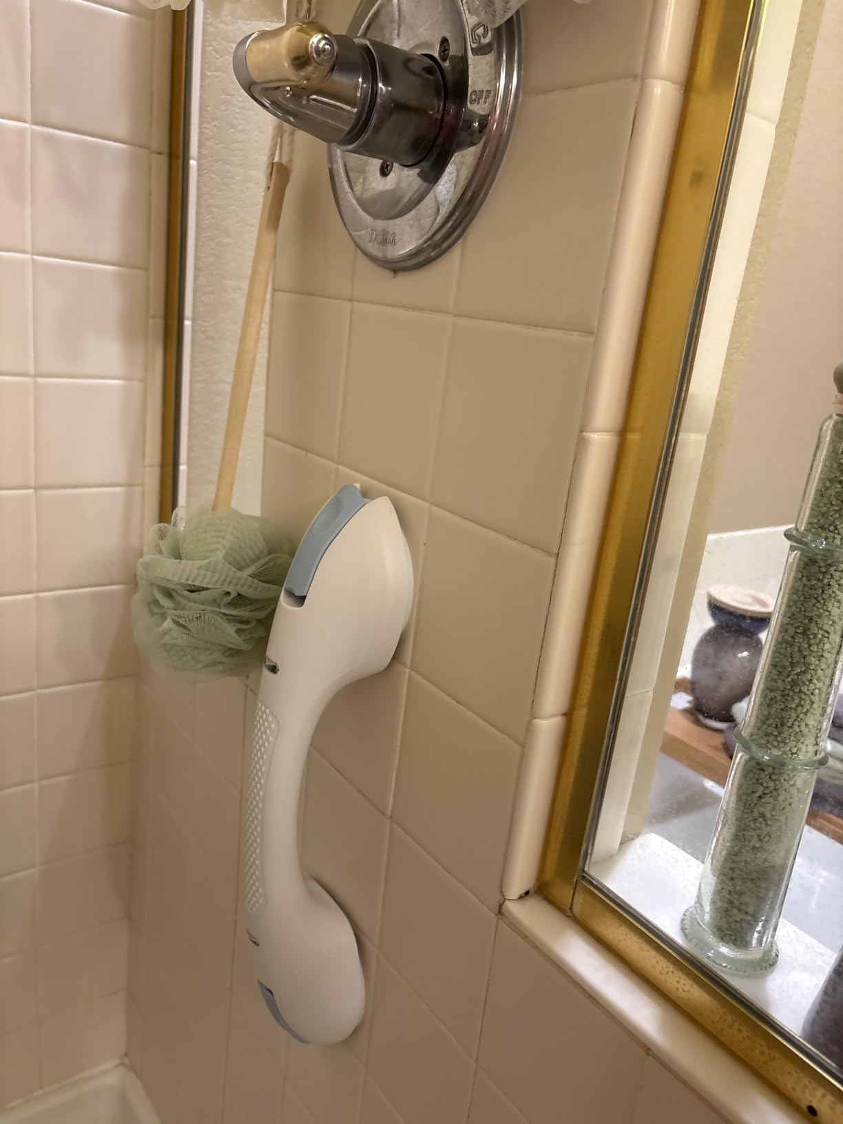 KEKOY Shower Grab Bars, 17.5in Safety Indicators 1 Pack, Stronger Suction customer photo 2