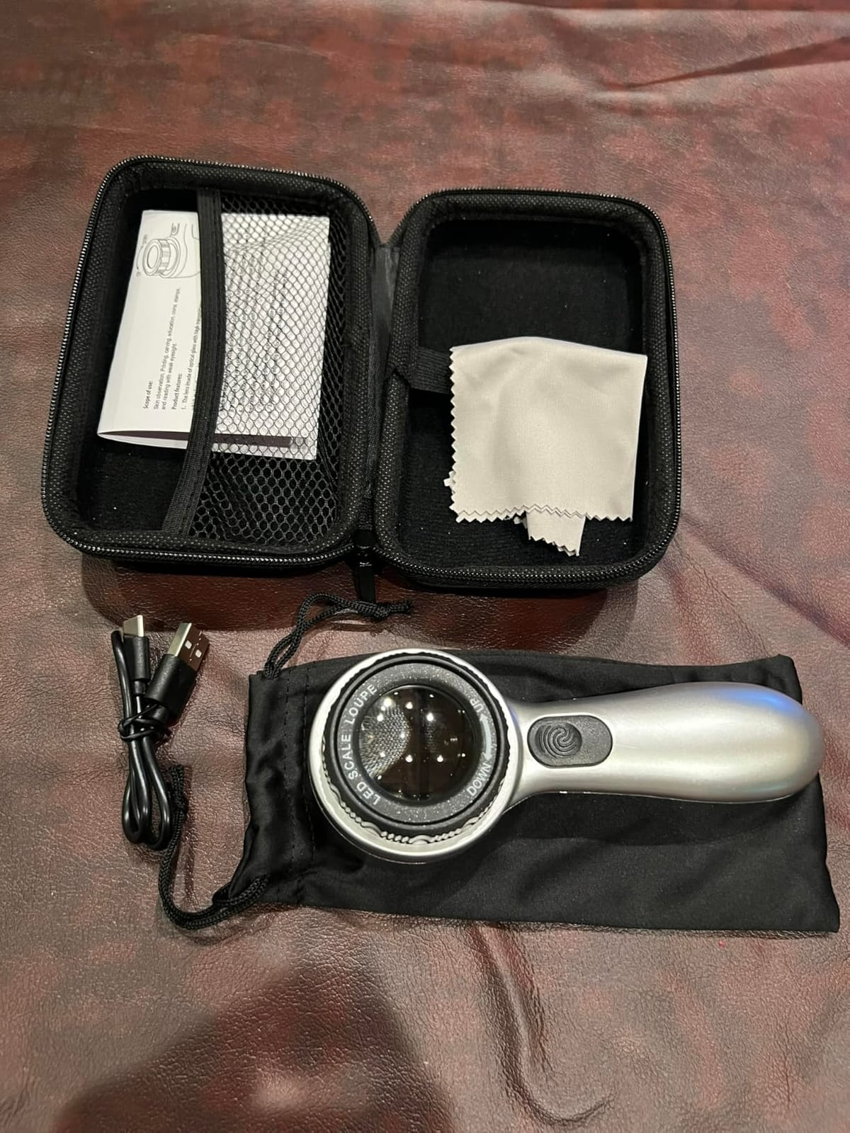 Dermatoscope for Skin Analysis, Rechargeable 10x Magnify Skin Analyzer Machine with 4 Lighting Modes customer photo 1