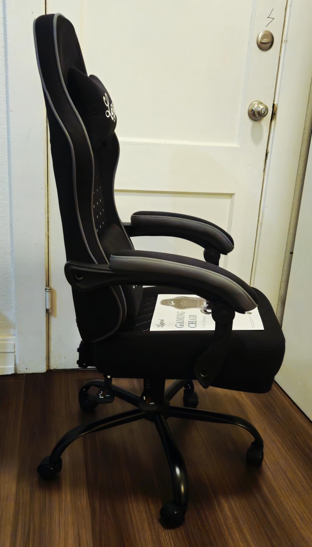 Gaming Chair for Adults with Footrest, Ergonomic Computer Chair, 330 lb | Heavy Duty Load Capacity, 52 cm Wingless Wide Seat, Pocket Spring Cushion, Headrest, Adjustable Height, Reclining Backrest customer photo 2