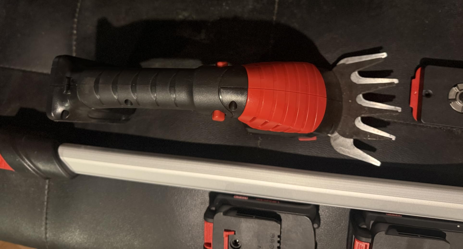 MZK 20V 2-in-1 Pole Hedge Trimmer & Grass Shear,13ft Reach, 2x4Ah Batteries customer photo 1