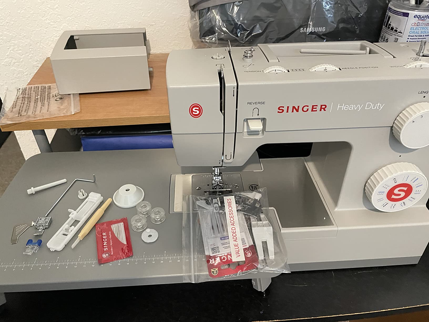 SINGER® Next Evolution Heavy Duty 4552™ Sewing Machine, Bonus Presser Feet customer photo 2