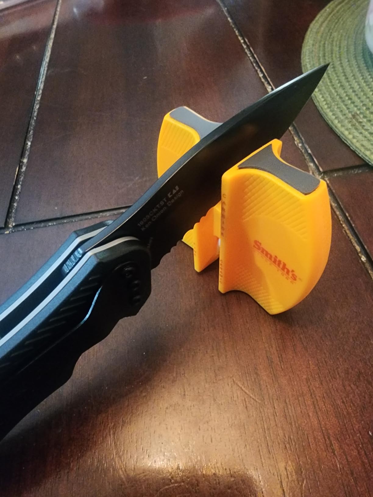 Smith's CCKS 2-Step Knife Sharpener - Yellow - 2-Step Preset Coarse & Fine Slots - Outdoor Handheld Knife Sharpener - Fishing, Hunting, Fillet, Pocket Knives - Compact Plastic Portable Keychain Tool customer photo 2