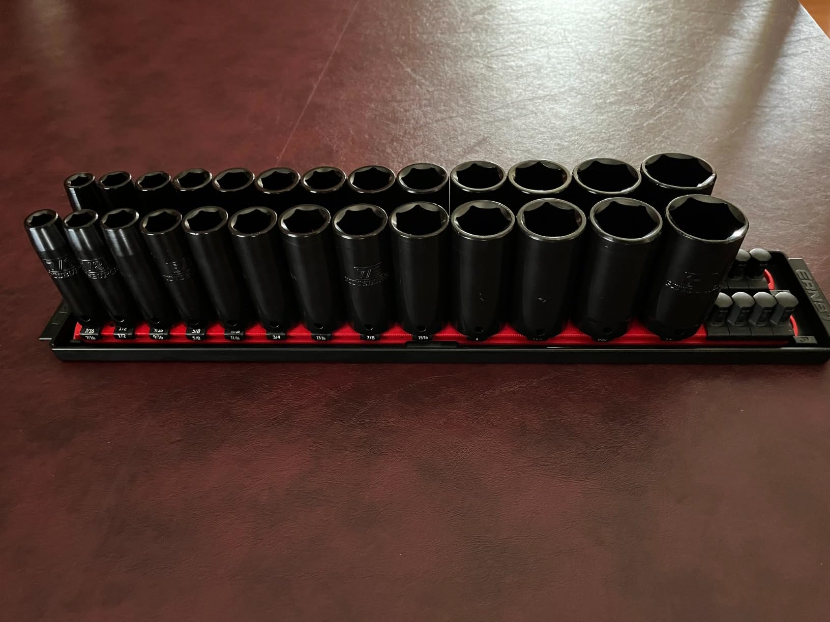 Ernst Manufacturing 18-Inch Socket Boss 2-Rail 1/2-Inch-Drive Socket Organizer with Twist Lock Secure Hold and Toolbox Drawer Tray, Red - Made in USA customer photo 1