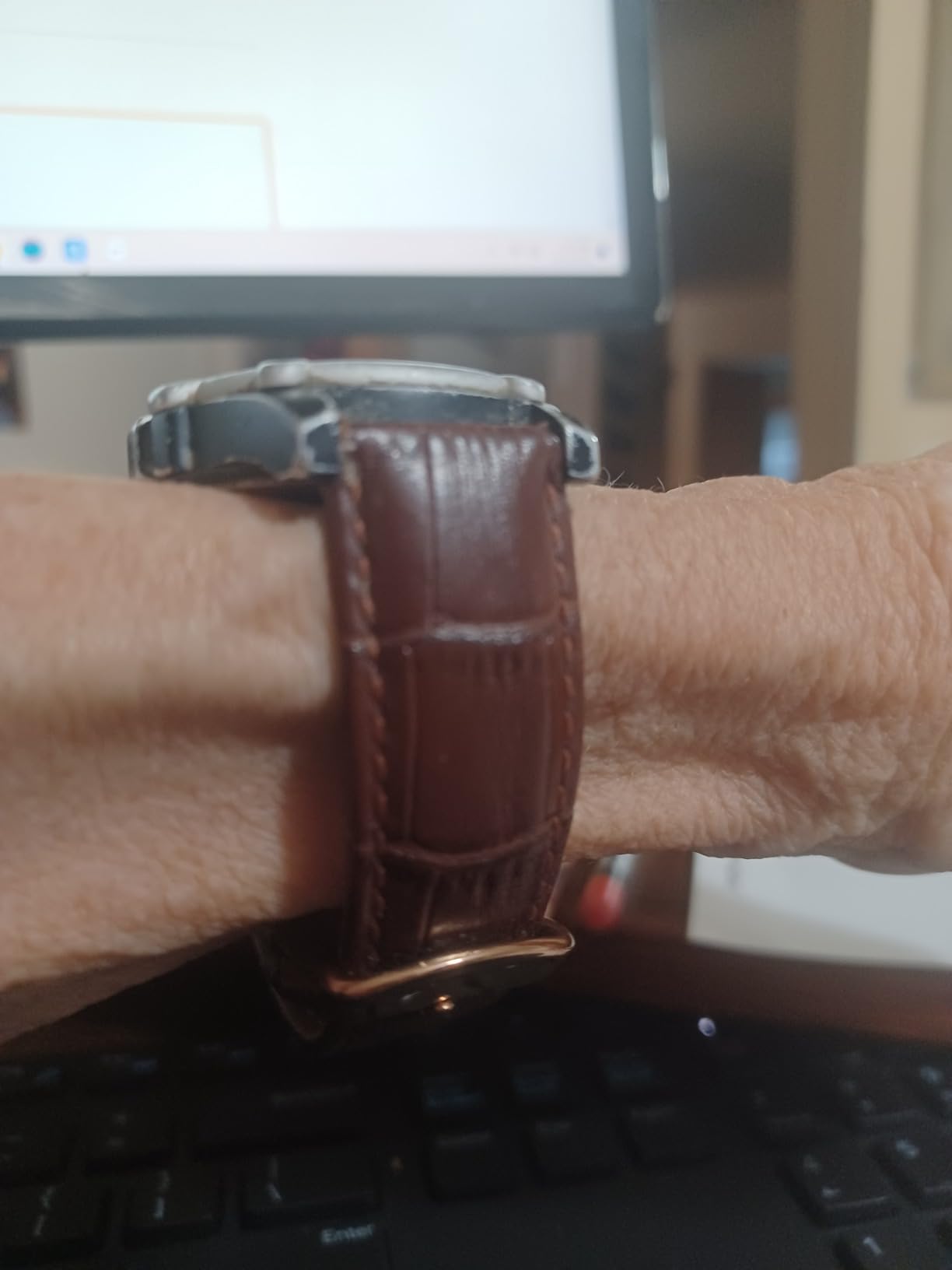 iStrap Leather Watch band Alligator Grain Calfskin Replacement Strap Stainless Steel Buckle Bracelet for Men Women-18mm 19mm 20mm 21mm 22mm 24mm-Black Brown customer photo 2