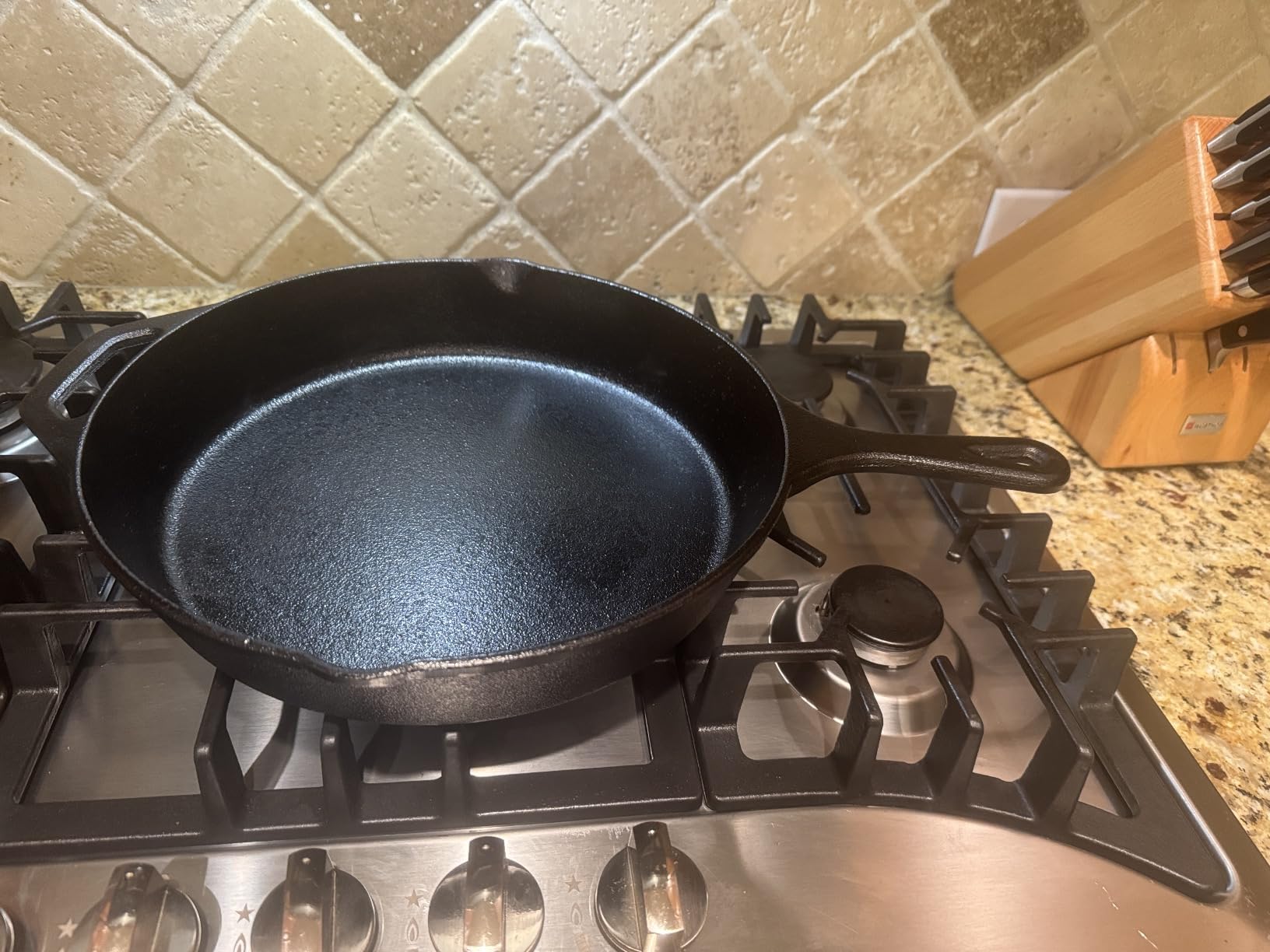 Utopia Kitchen Cast Iron Skillet 12 Inch Pre-Seasoned PFAS-Free Black customer photo 1