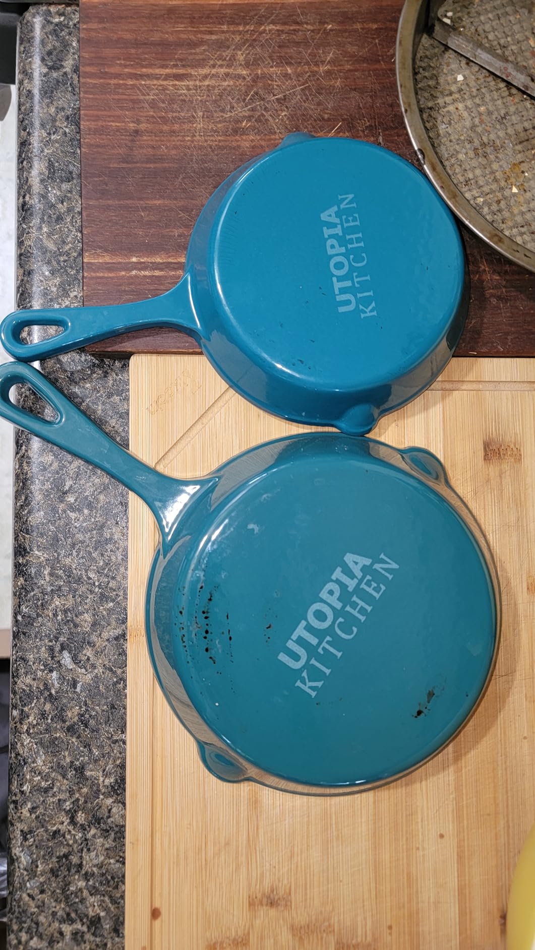Utopia Kitchen Cast Iron Skillet 12 Inch Pre-Seasoned PFAS-Free Black customer photo 2