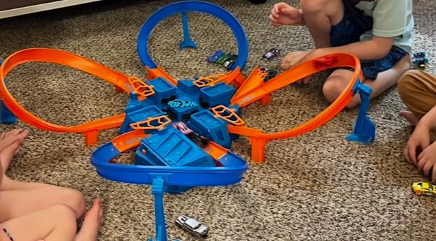 Hot Wheels Criss-Cross Crash Track Set & Car customer photo 1
