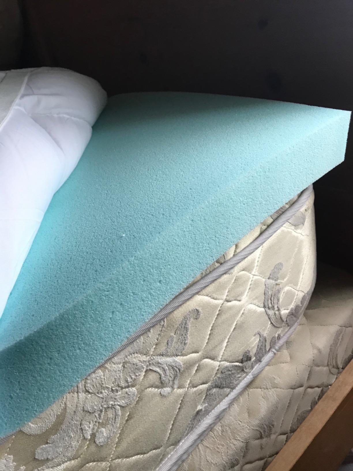Viscosoft 4 Inch Hybrid Mattress Topper Twin XL - Memory Foam & Pillow Top customer photo 2