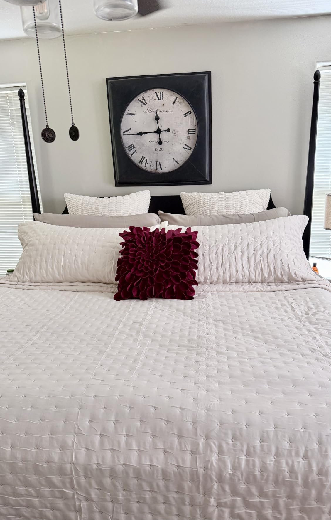 JOLLYVOGUE Pillows Standard Size Set of 2, Cooling and Firm Pillows with Oeko-Tex Certified Down Alternative Filling for Side, Back, and Stomach Sleepers, Hotel Collection customer photo 1