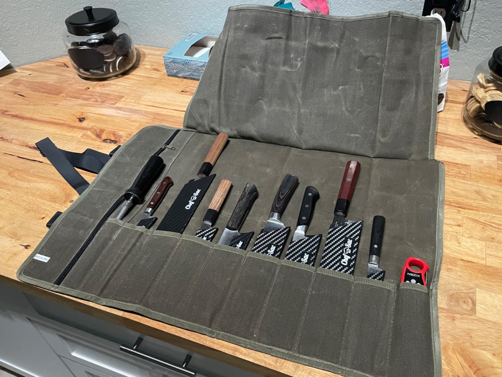 Chef’s Knife Roll Bag,Waxed Canvas Knife Cultery Carrier, Portable Chef Knife Cases,Knife Pouch Holders With 10 Slots Plus 1 Zipper Pockets Can Hold Home Kitchen Knife Tools Up To 18.8” customer photo 1