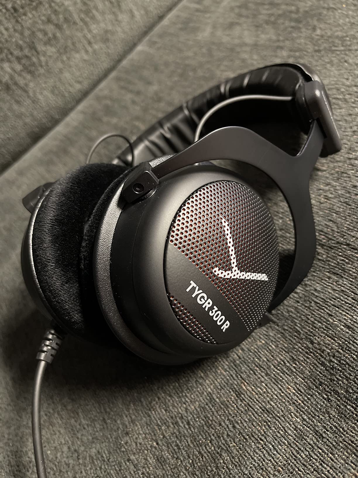 beyerdynamic TYGR 300 R Open-Back Wired Gaming Headphones, No Mic, Black customer photo 1