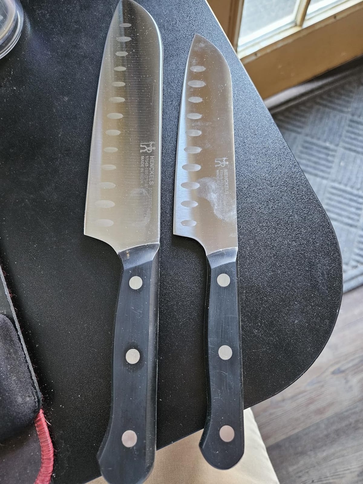 HENCKELS Solution Razor-Sharp Hollow Edge Santoku Knife 5-inch, German Engineered Informed by 100+ Years of Mastery customer photo 1
