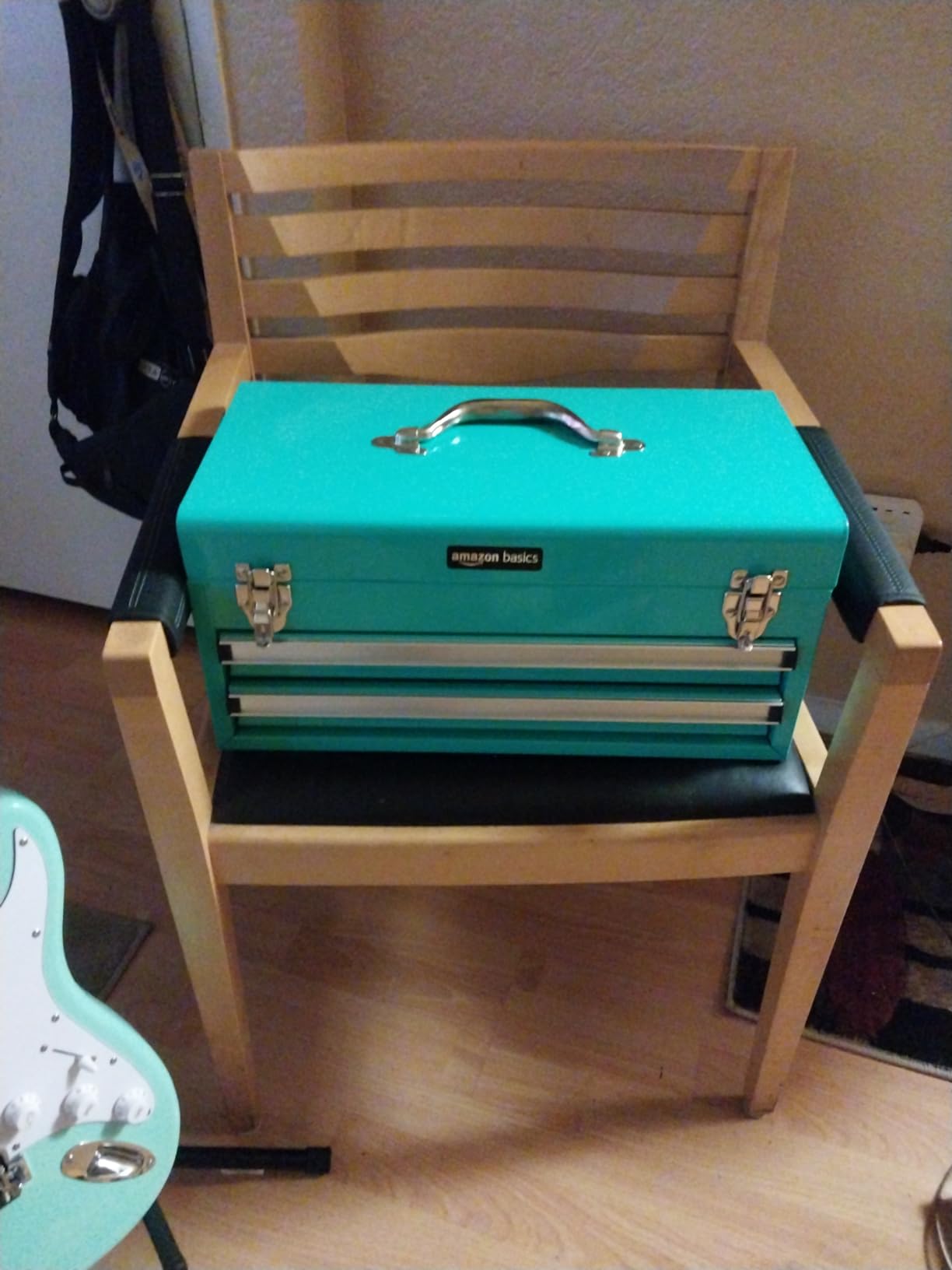 Amazon Basics Metal Tool Box with Drawers, Storage and Organization Tool Chest, Powder Coat Finish, 18.1 x 8.7 x 9.5 in, Turquoise customer photo 1