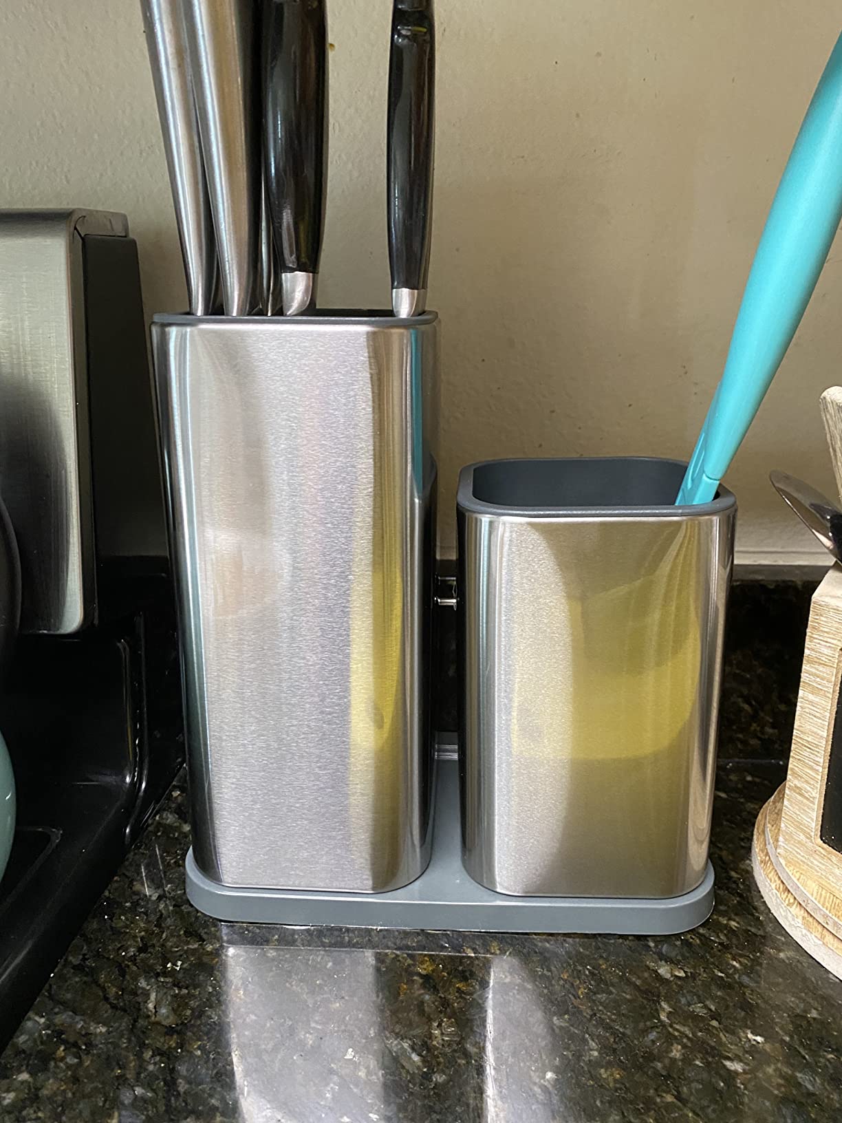 RedCall Kitchen Knife Holder,Stainless Steel Universal Knife Block Without Knives for Countertop,Modern Knife Utensil Holder for Counter,Edge-Protect Knife Storage Organizer (Stainless Steel (Silver)) customer photo 1