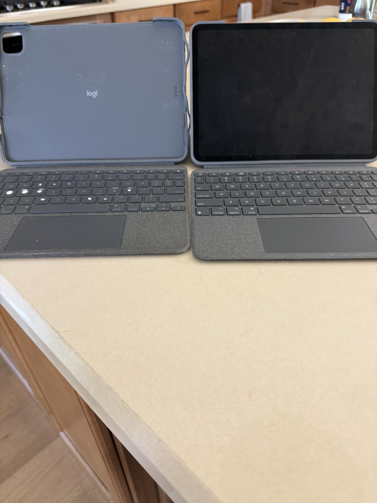 Logitech Combo Touch iPad Pro 11-inch Keyboard Case - Oxford Gray customer photo 1