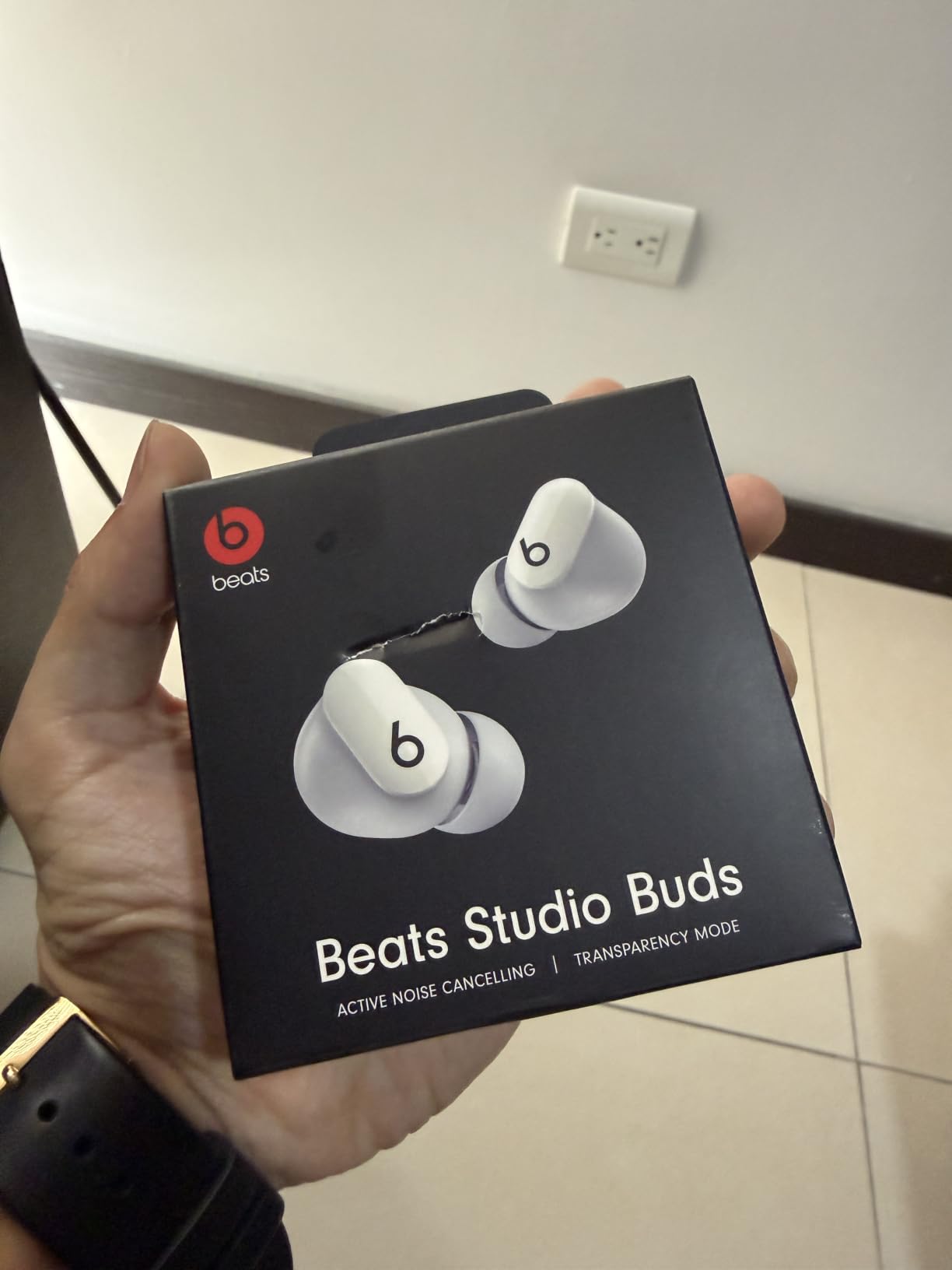 Beats Studio Buds - True Wireless Noise Cancelling Earbuds - Compatible with Apple & Android, Built-in Microphone, IPX4 Rating, Sweat Resistant Earphones, Class 1 Bluetooth Headphones - Black customer photo 1