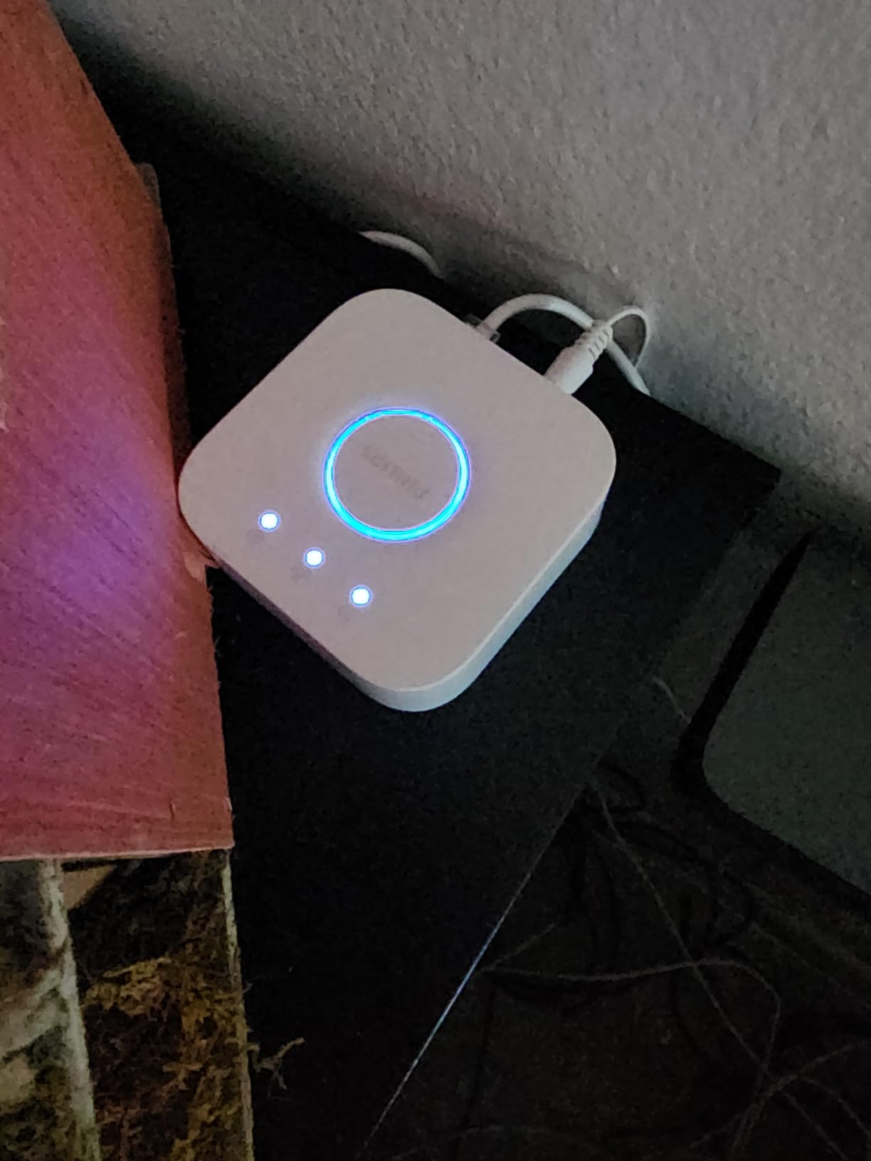 Philips Hue Smart Light Bulbs Starter Kit, 1 Bridge + 2 60W A19 Bulbs customer photo 2