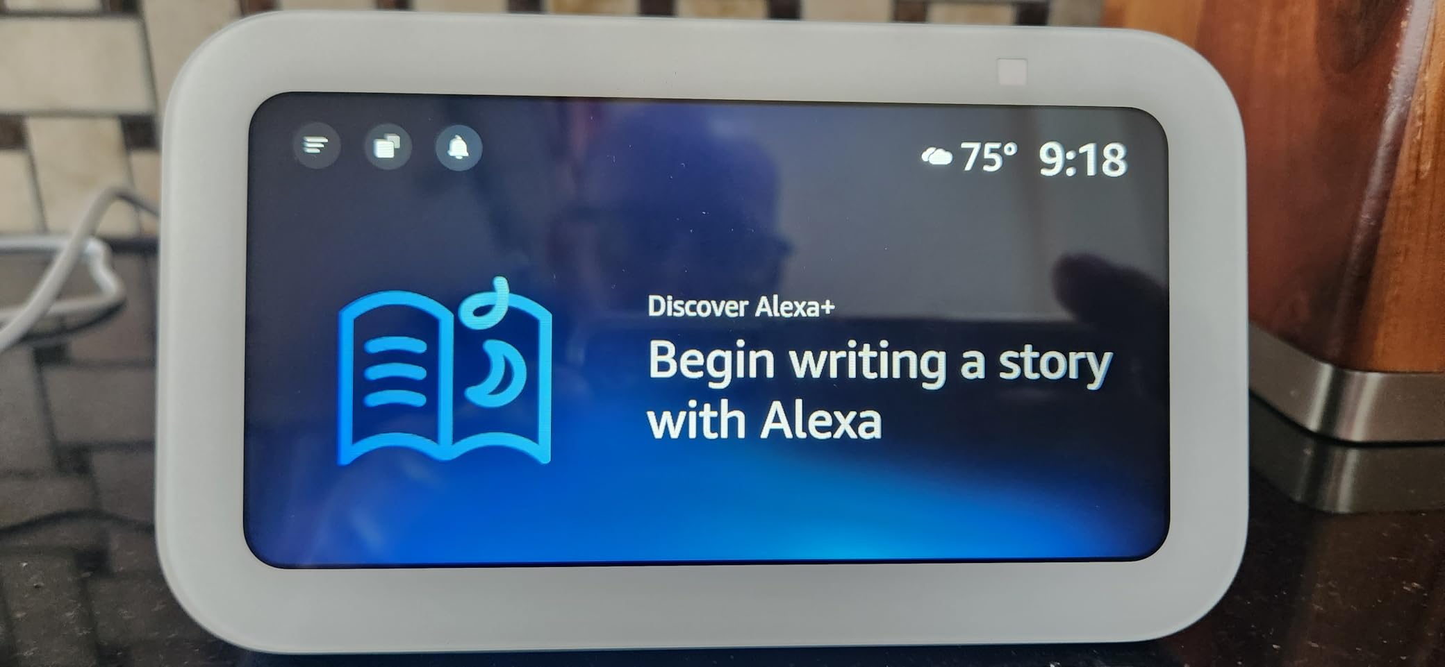 Amazon Echo Show 5 (newest model), Smart display, Designed for Alexa+, 2x the bass and clearer sound, Glacier White customer photo 2