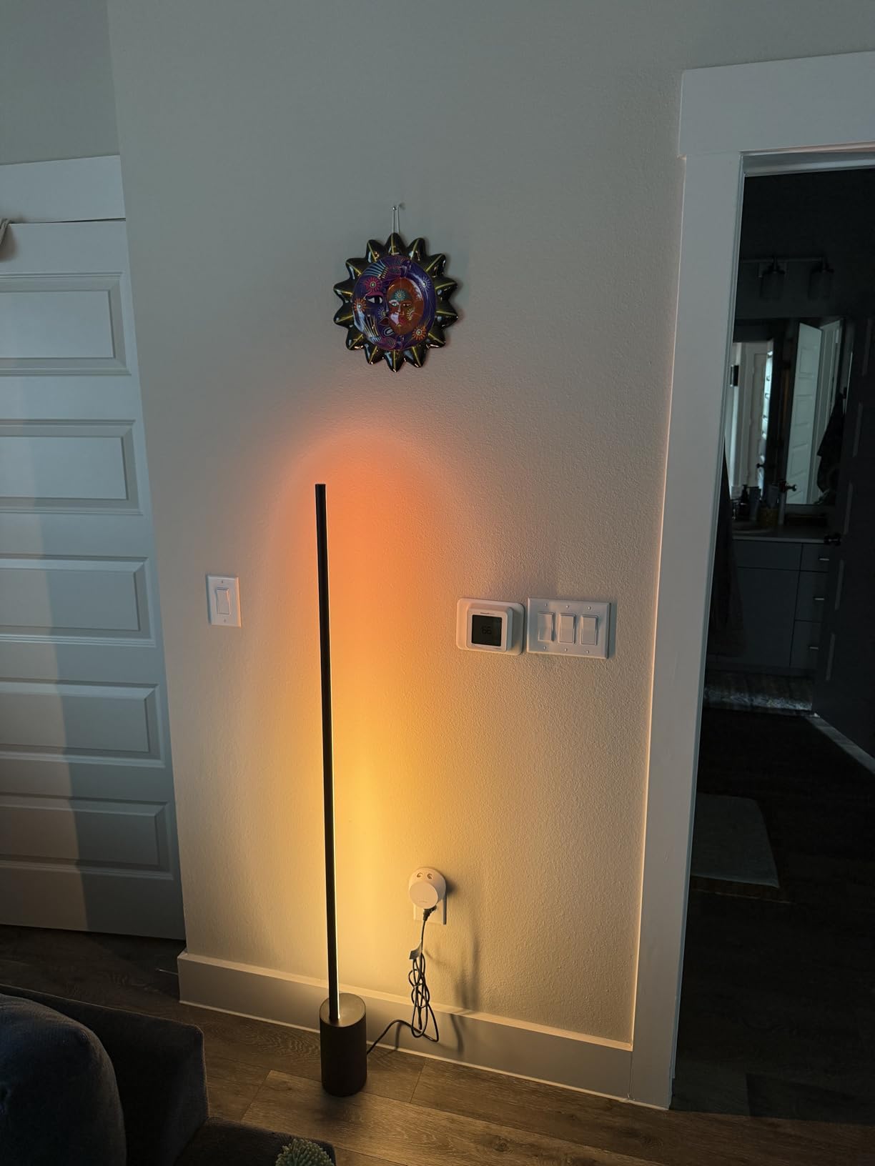 Philips Hue Signe Smart Color Changing Floor Lamp, 1-Pack, Black customer photo 1