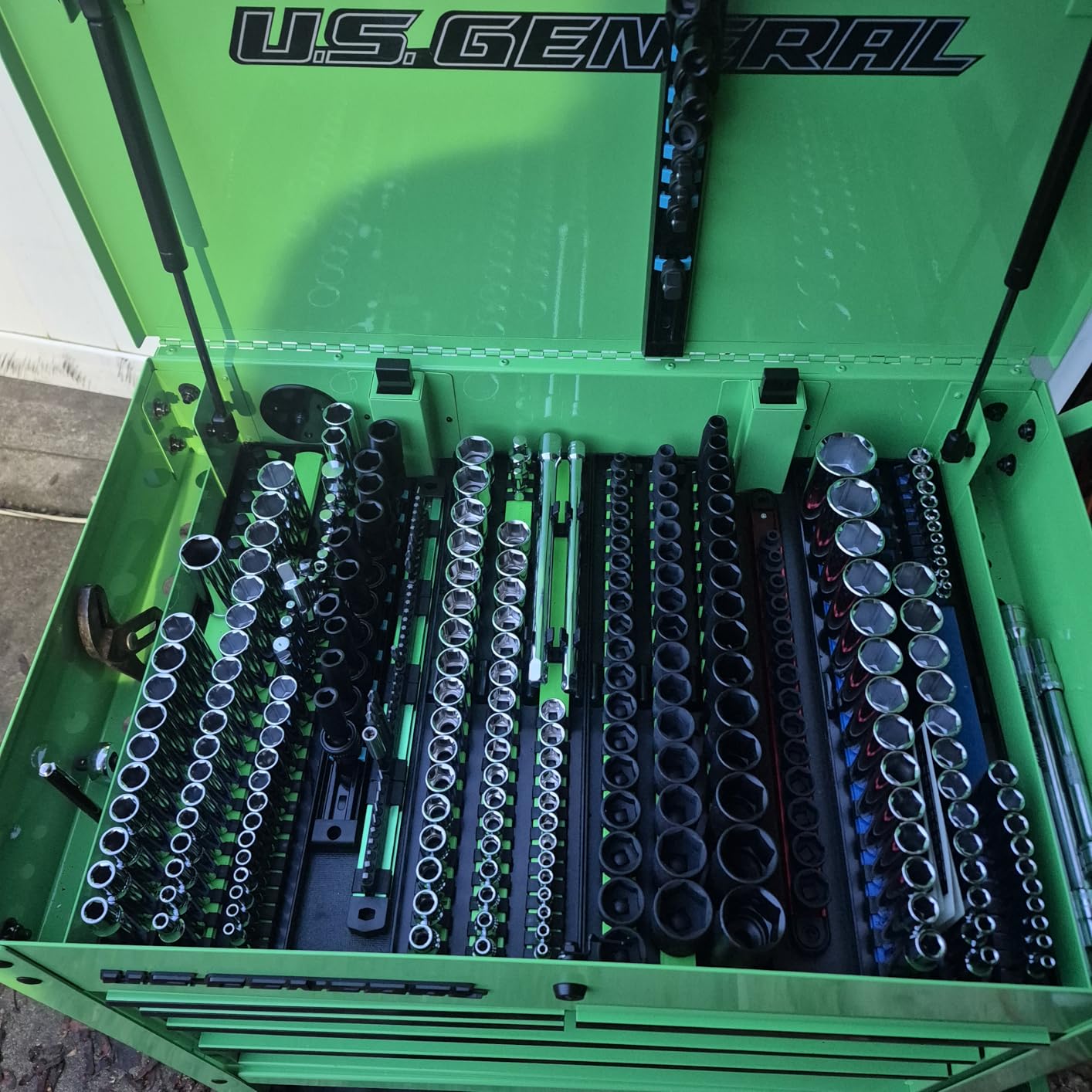 Ernst Manufacturing 8481 Socket Boss 3-Rail Multi-Drive Socket Holder Tray for Toolbox, Twist-Lock Secures Sockets, Green, Clips for SAE, Metric Socket Sets - Made in USA customer photo 1
