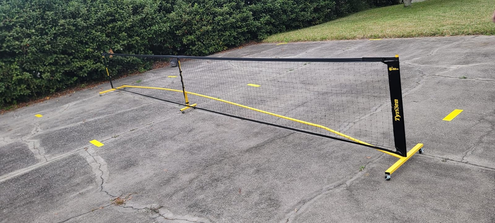 Pickleball Net Set, Pickleball Net on Wheels for Driveway Backyard, 22FT Regular Size, 4 Pickleball Paddles & 6 Balls, 12 Court Markers, 1 Carry Bag, Pickleball Set for Indoor Outdoor Play customer photo 2