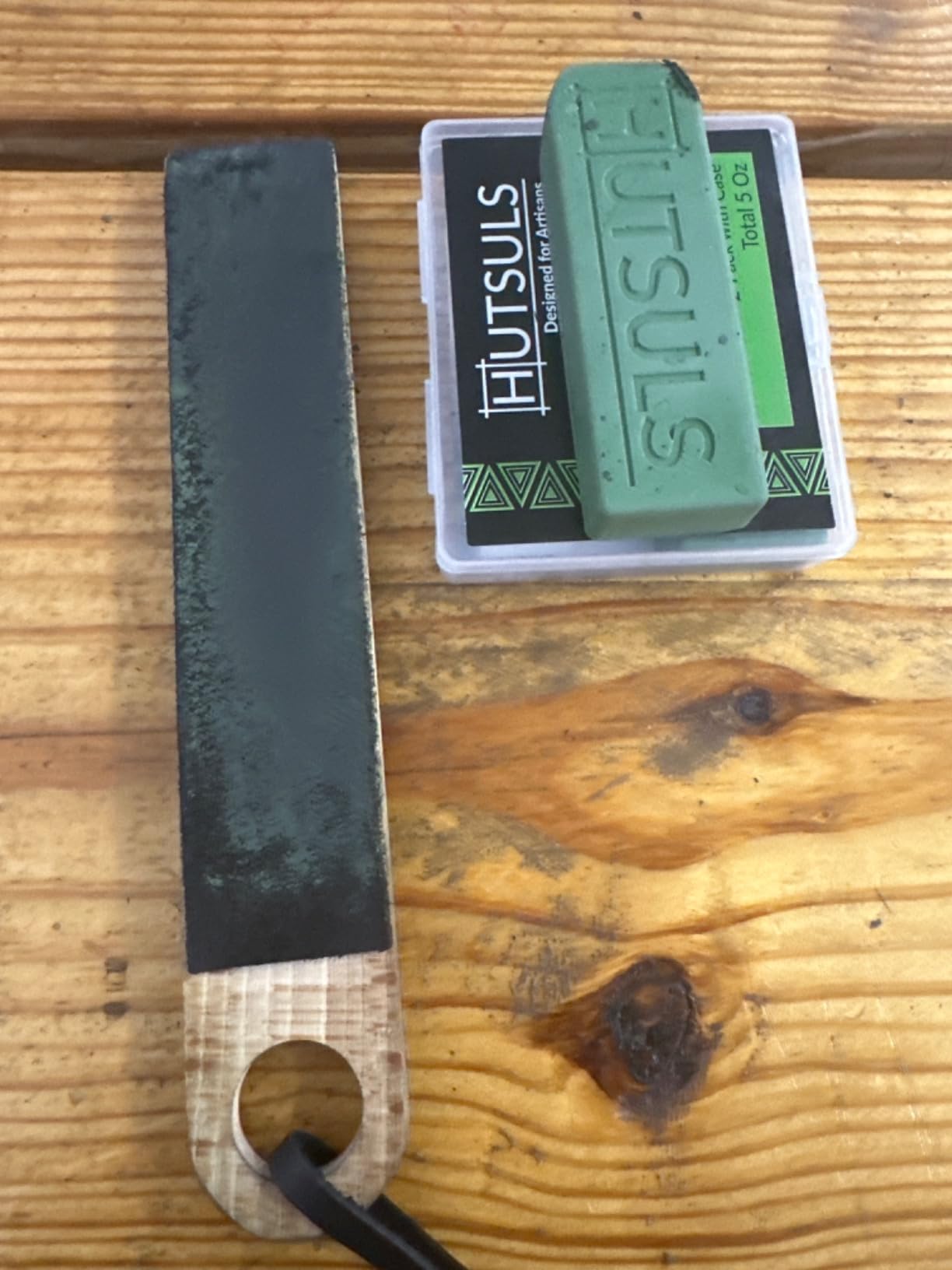 Hutsuls Pocket Knife Strop Kit - Get Razor-Sharp Edges with Pocket Leather Strop for Knife Sharpening, Easy to Use Knife Stropping Kit with Stropping Compound, Stropping Leather Sharpening Strop Block customer photo 1