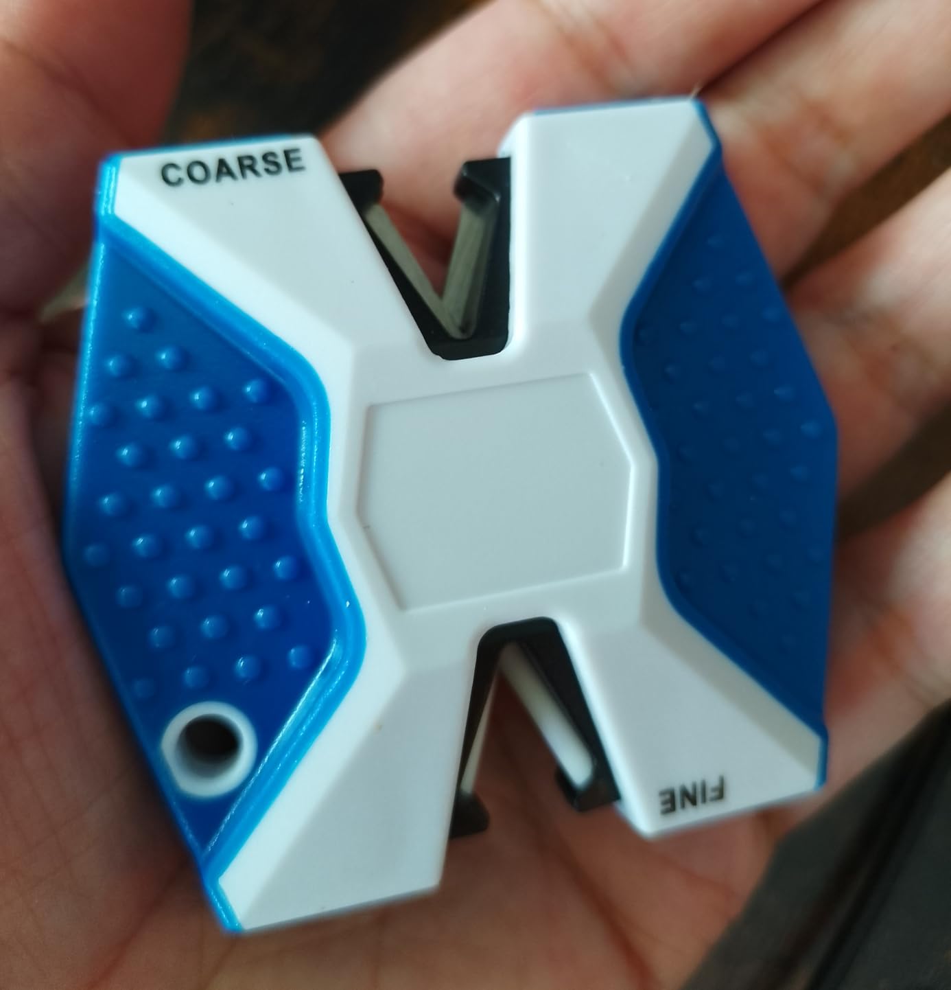 AccuSharp Pull Through Knife Sharpener Keychain, 2-Stage Sharpener for Straight or Serrated Kitchen Knives, Handheld Tool for Fishing & Hunting, White/Blue customer photo 1