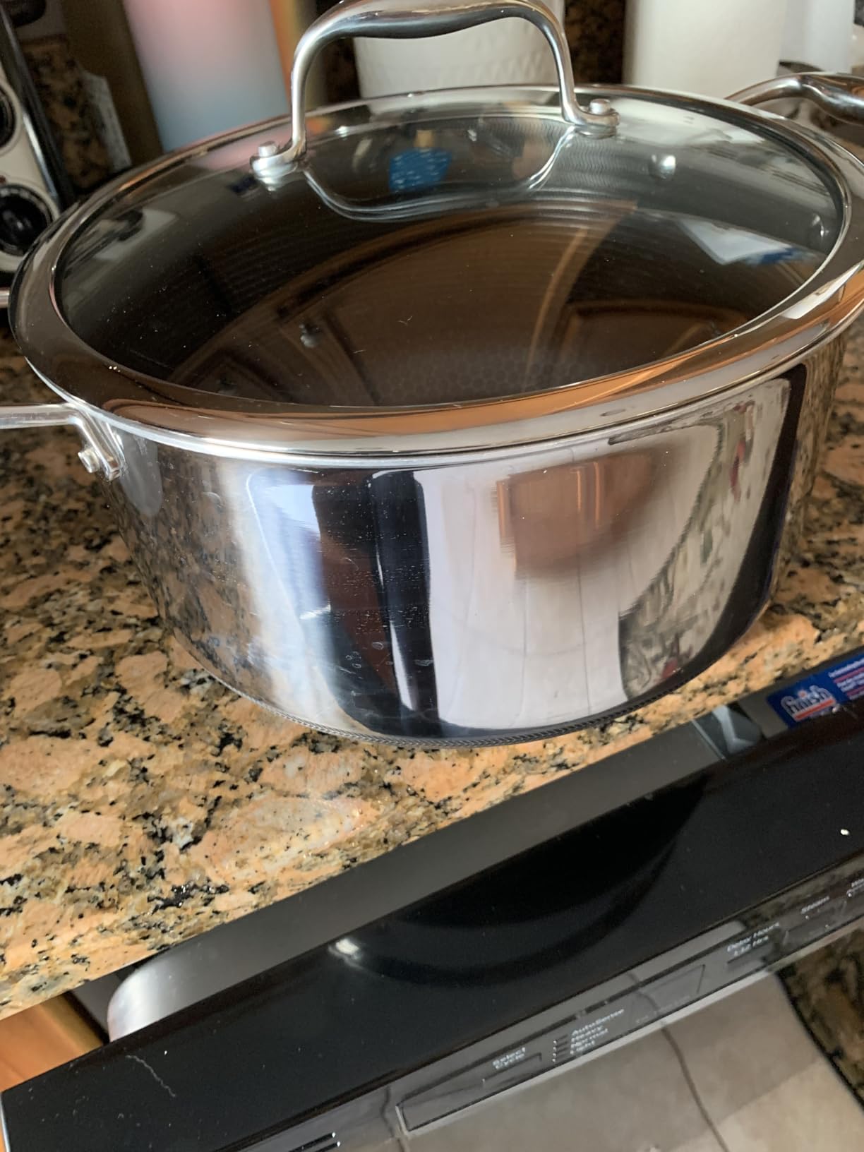 HexClad 5QT Hybrid Nonstick Braiser Dutch Oven with Lid, Induction Ready customer photo 2