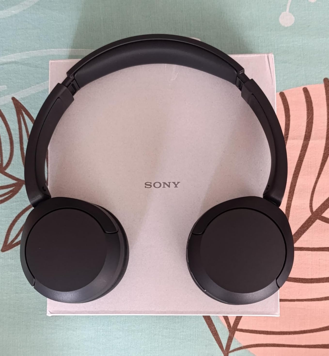 Sony WH-CH520 Wireless On-Ear Bluetooth Headphones with Microphone, Black customer photo 1