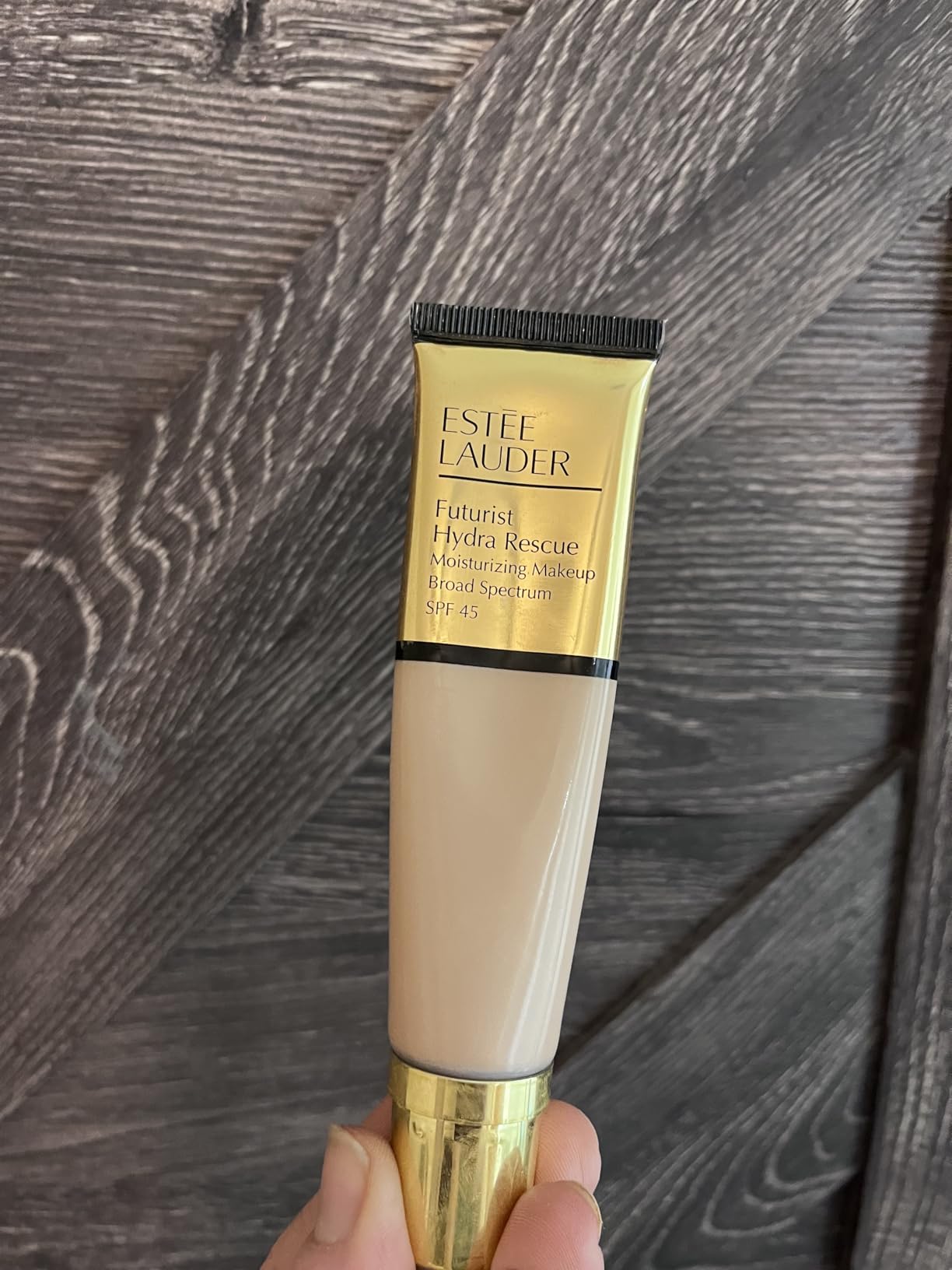 Estée Lauder Futurist Hydra Rescue Moisturizing Foundation Makeup SPF 45 for a 12-Hour Glow, 1.2 Fl Oz customer photo 2