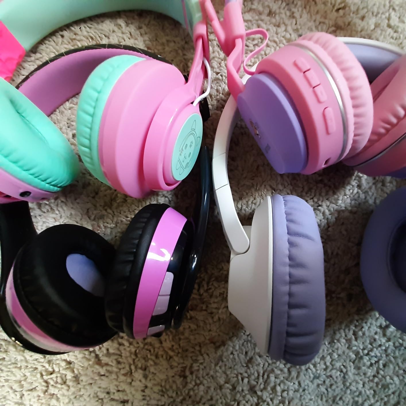 Belkin SoundForm Inspire Bluetooth Kids Headphones, 35H Battery Life customer photo 1