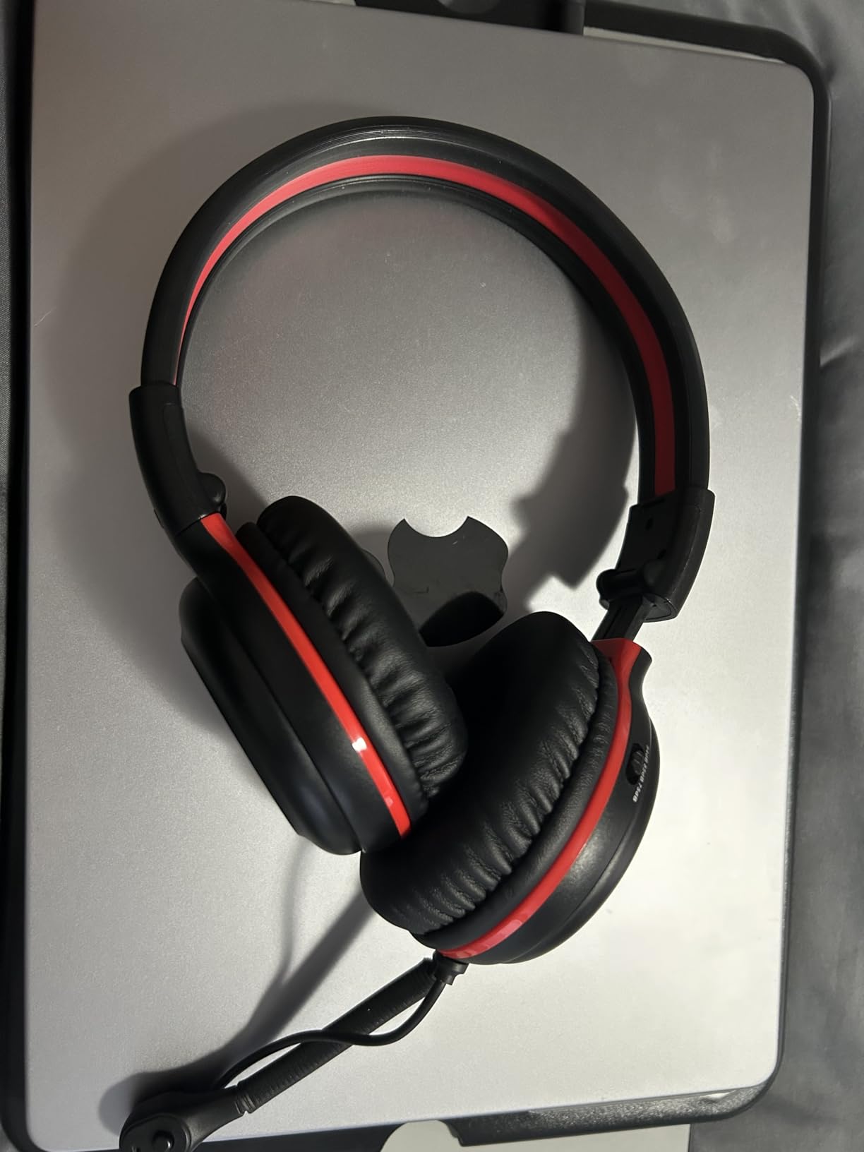 SIMOLIO Kids-Headphones with Microphone for School, 75/85/94 dB Wired Headphones with Boom Mic for iPad, PC, Laptop, Gaming, On Ear Pink Stereo Corded Headsets for Girls, Children, Teens, Students customer photo 2