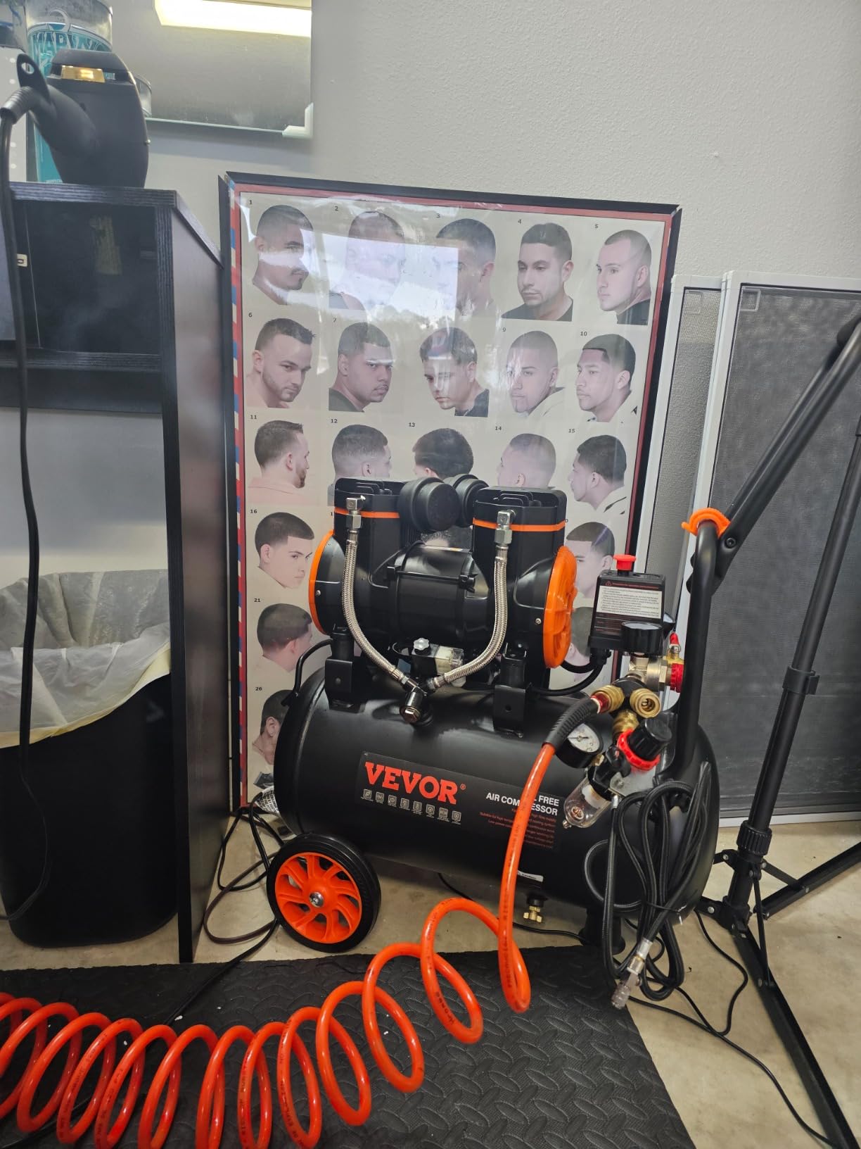 VEVOR Air Compressor, 10 Gallon Steel Tank, 2HP 5.3 CFM@90 PSI Oil Free Air Compressor & Max. 125PSI Pressure, 78dB Ultra Quiet Portable Compressor, for Auto Repair, Tire Inflation, Spray Painting customer photo 1