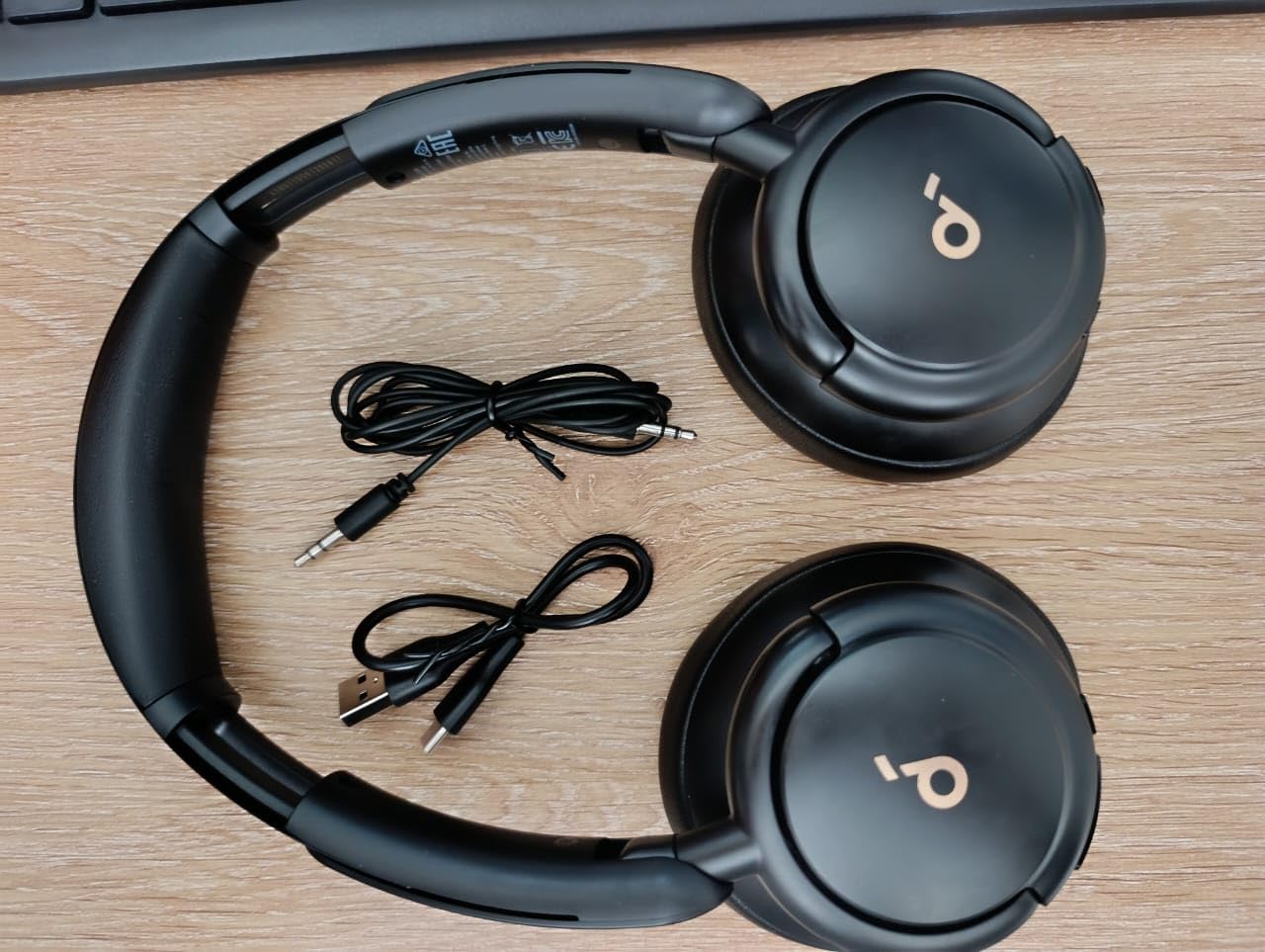 Soundcore by Anker Q30 Hybrid Active Noise Cancelling Headphones, White customer photo 1