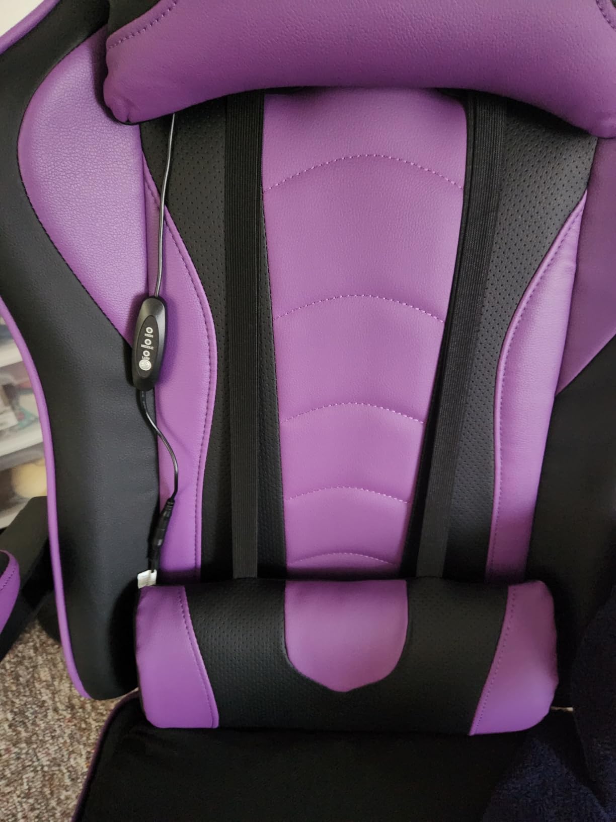 Yaheetech Gaming Chair with Footrest Massage Lumbar Pillow Reclining Black customer photo 2