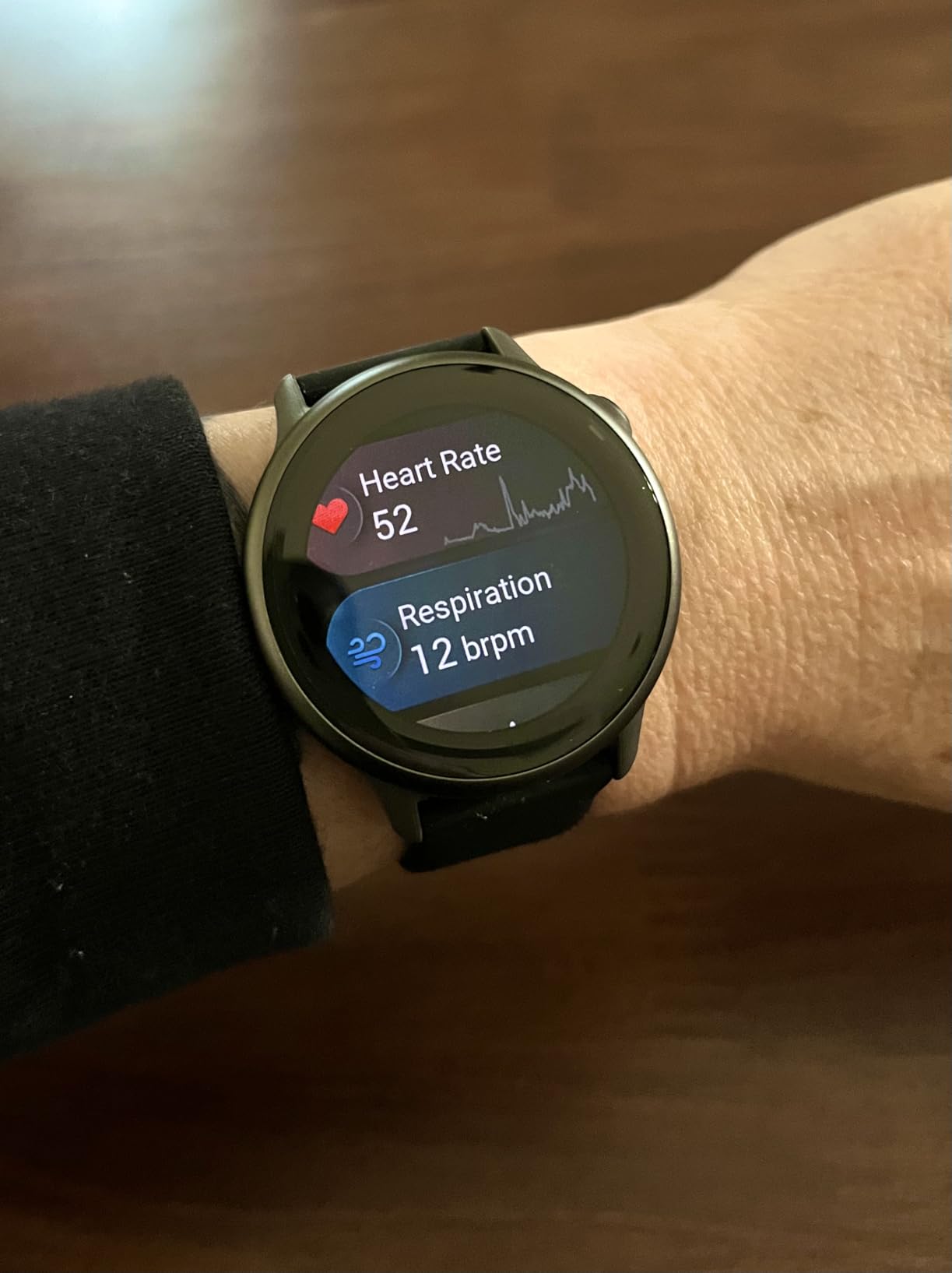 Garmin vívoactive® 6, Health & Fitness GPS Smartwatch, Pebble Gray/Slate customer photo 1