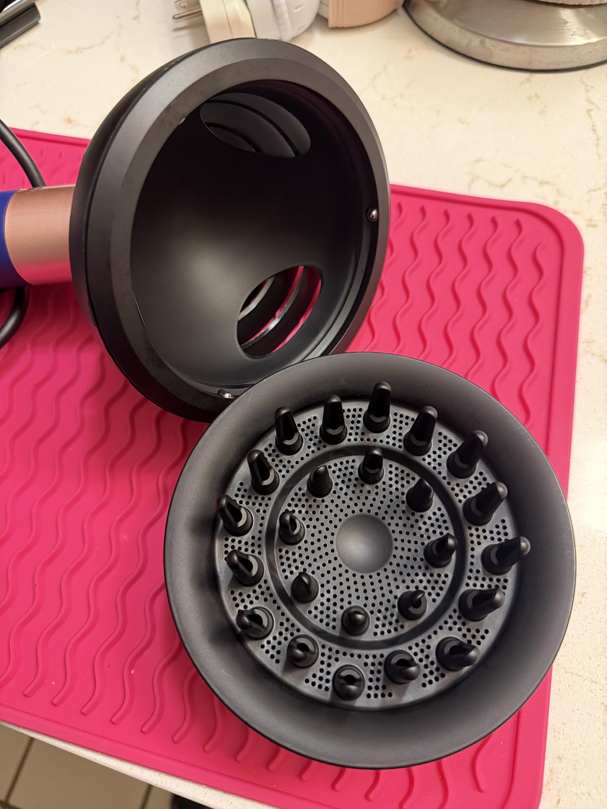 Genuine Dyson Airwrap™ 2-in-1 Wave + Curl Diffuser Attachment customer photo 1