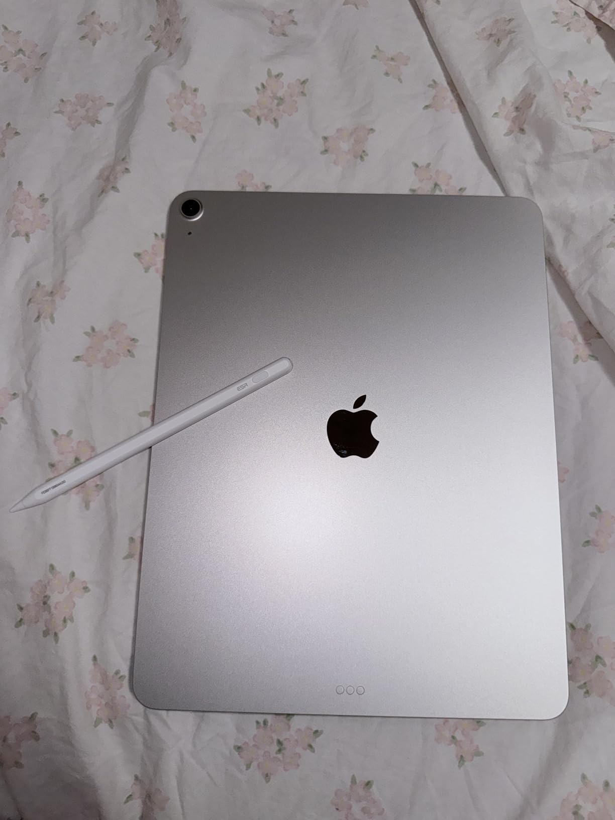 Apple iPad Air 13-inch (M4): Liquid Retina Display, 256GB, 12MP Front/Back Camera, Wi-Fi 7 with Apple N1, Touch ID, All-Day Battery Life — Blue customer photo 2