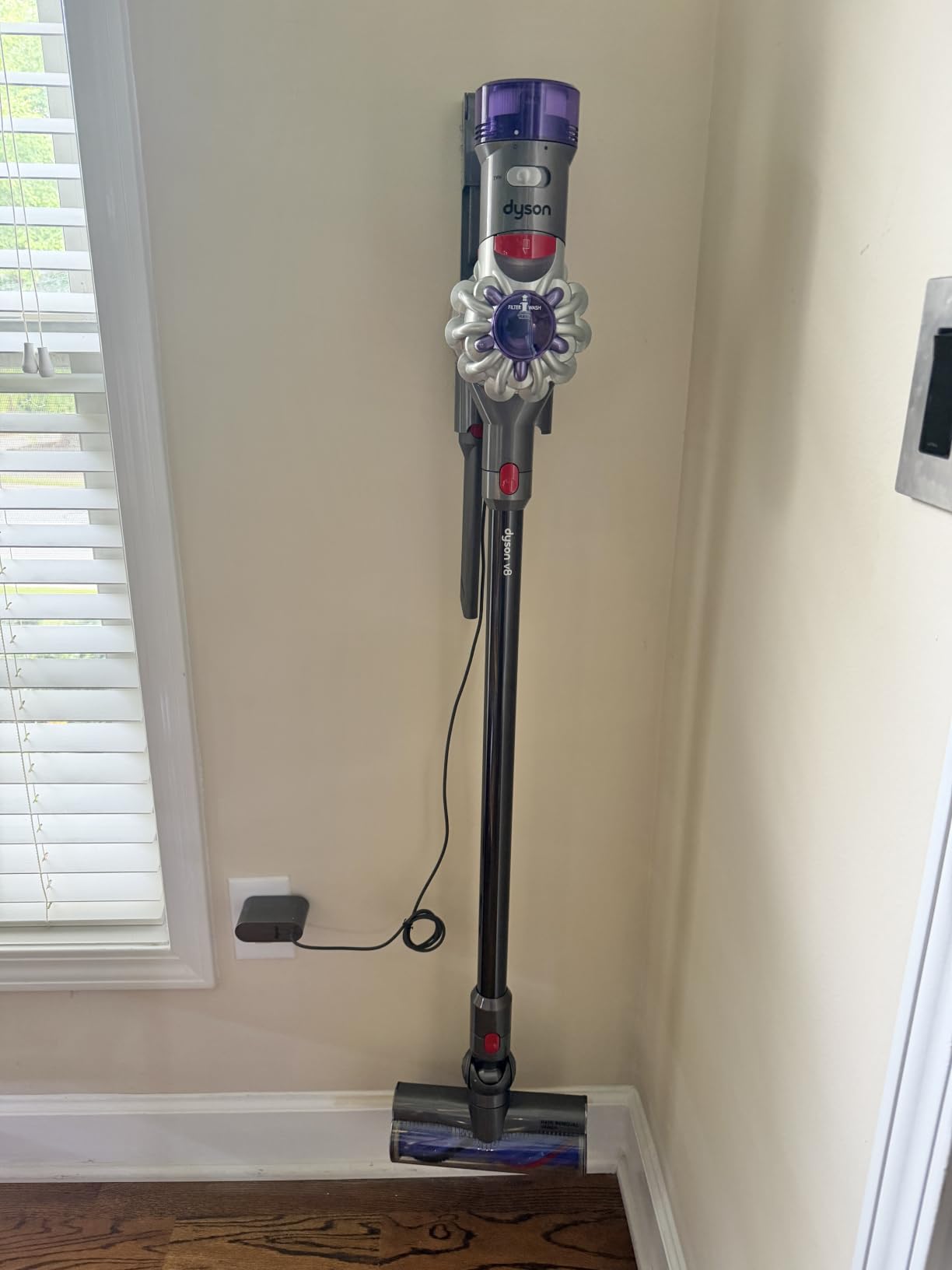 Dyson V8™ Cordless Vacuum customer photo 1