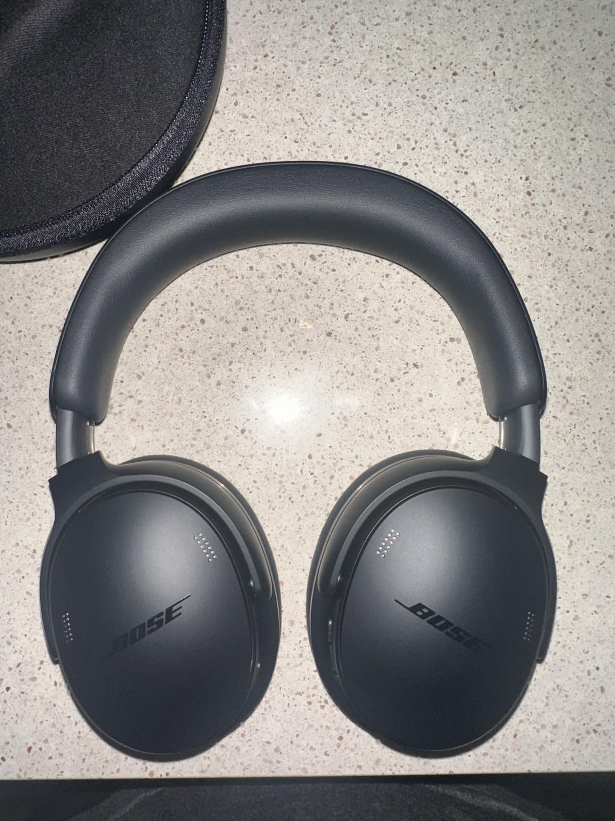 Bose QuietComfort Headphones (2nd Gen) - Wireless Headphones, Active Over Ear Noise Cancelling and Mic, Immersive Audio, USB-C Charging and Lossless Audio, Up to 24 Hours of Play time, Black customer photo 2