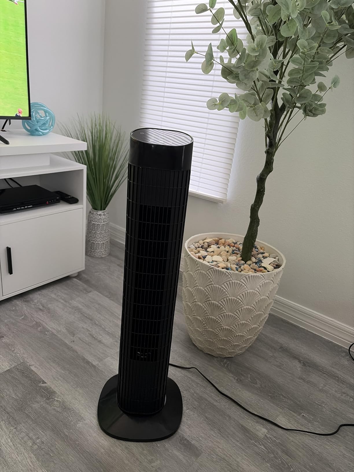 Uthfy Tower Fan with Remote, Portable 120° Oscillating Standing Fan, 3 Speeds & 3 Modes, 7.5H Timer, Fans That Blow Cold Air for Bedroom, Living Room, Office, White customer photo 2
