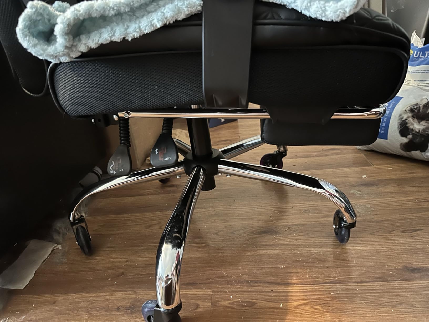 GTPLAYER Big and Tall Gaming Chair 400lbs Heavy Duty Office Chair with Footrest, High Back Pocket Spring Lumbar Support, Ergonomic Wide Comfy Seated Cushion for Lower Back Pain Relief, Carbon-Black customer photo 2